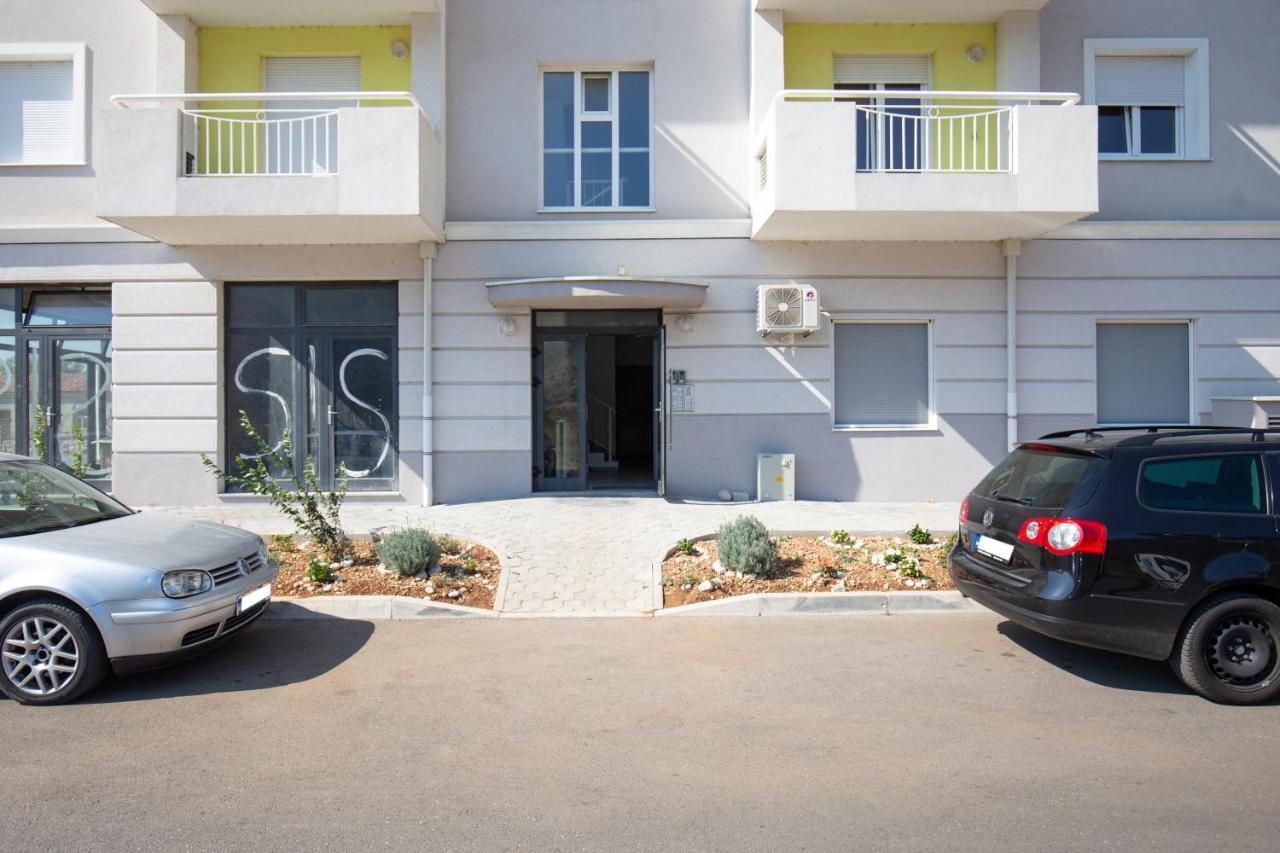 Apartmani Dolina Sunca 莫斯塔尔 外观 照片